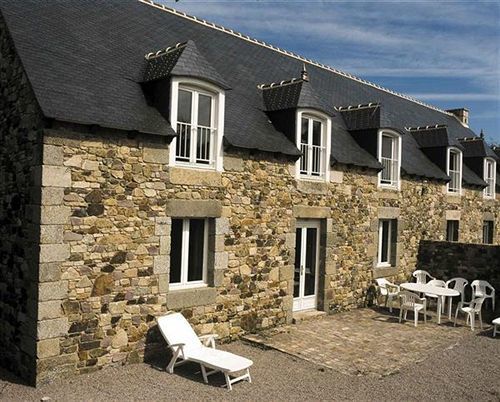 Hotel Chateau Du Val Hillion Exterior photo